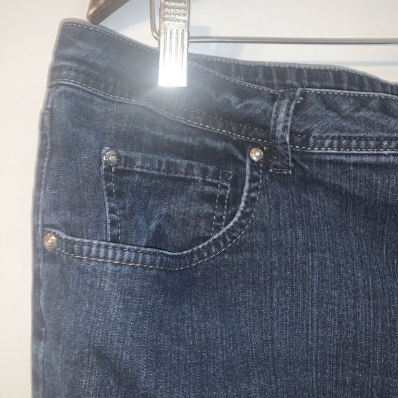 Faded Glory Womens Size 18 Average Bootcut Medium Wash Denim Jeans - Picture 2 of 9